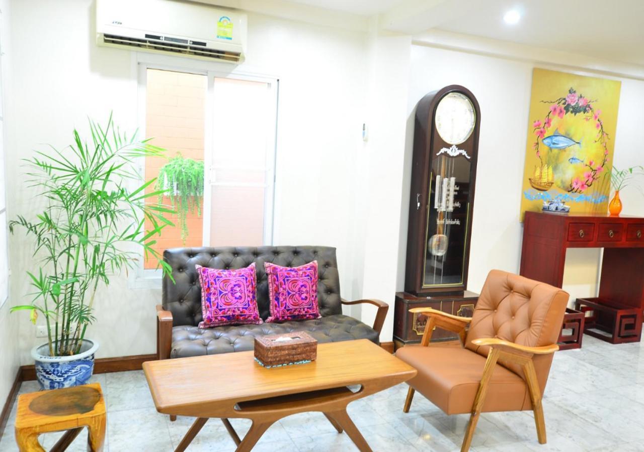 Ayi Home Bangkok Esterno foto